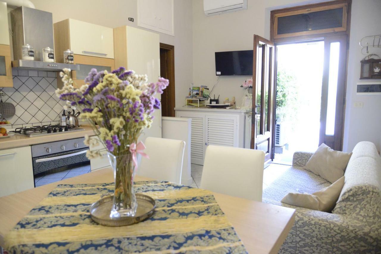 La Passerella Apartment Лука Екстериор снимка